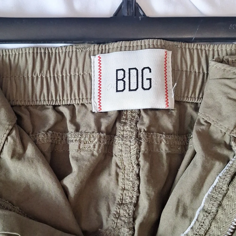 BDG Y2K Wide Leg Cargo Pants Size XL Olive Green *Like New - Picture 6 of 11